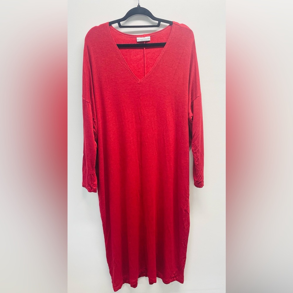 bryn Walker Vibrant Red V-Neck‎ Top